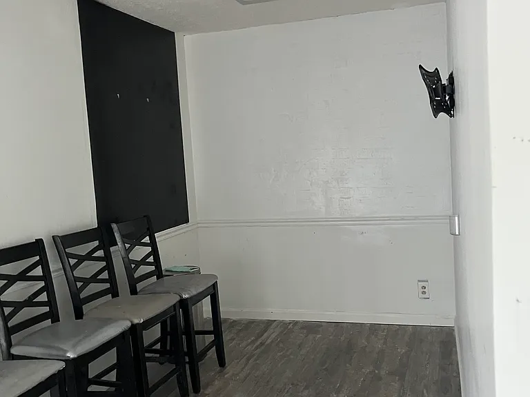 841 Wren Rd #4 — Photo 3