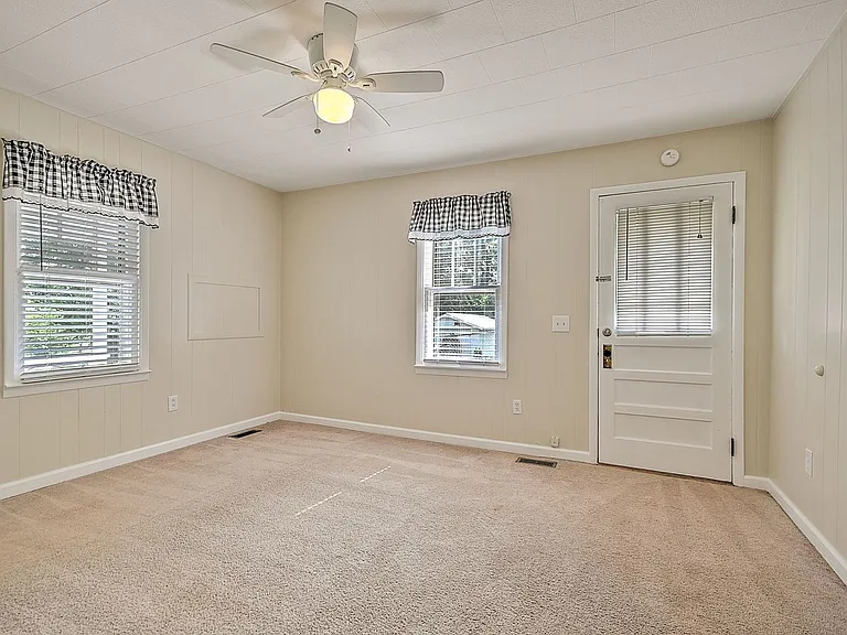 1050 Delawana St — Photo 5