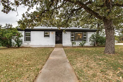 853 Brown Trl Photo 1