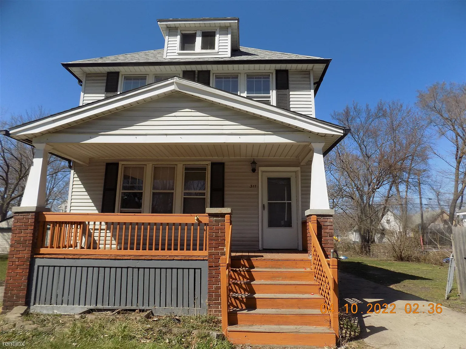 311 E Hayes Ave photo 1