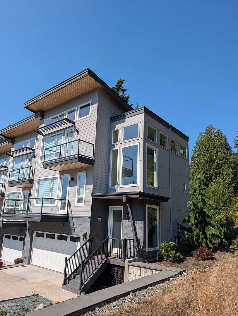 1306 Digby Place — Photo 1