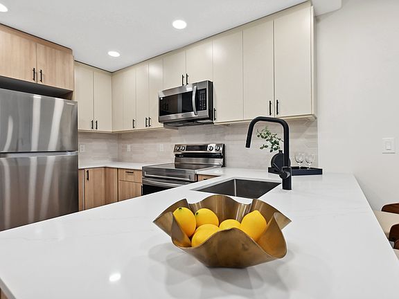 4th image of 161 Van Wagenen Ave #1201