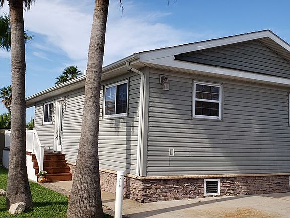 4th image of 718 E Clam Cir