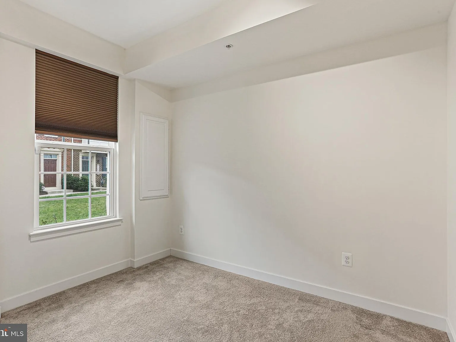3 bed, 1300 sqft, $3,600 — Photo 4