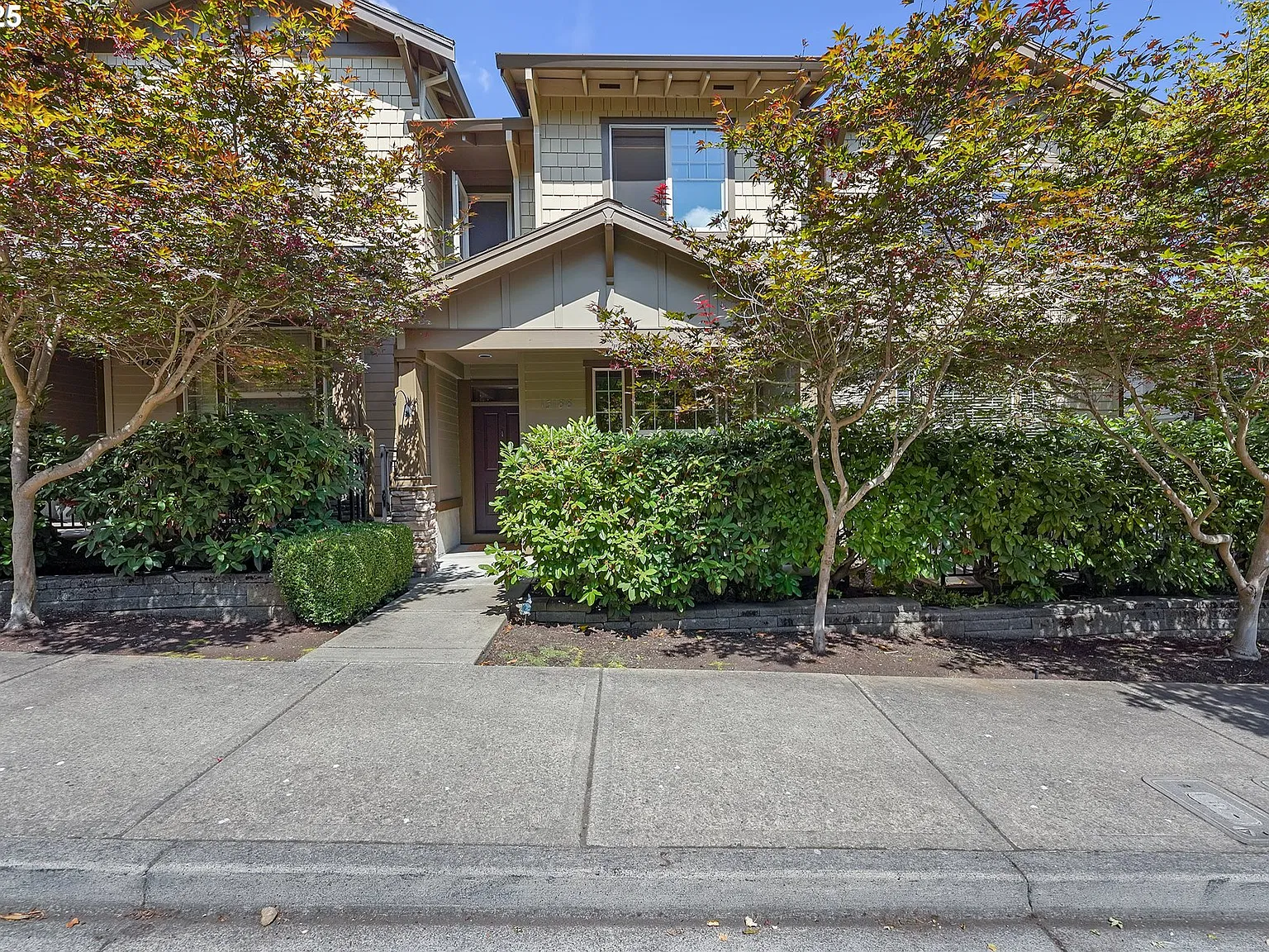 3 bed, 2.5 bath, 1502 sqft, $2,400 — Photo 1