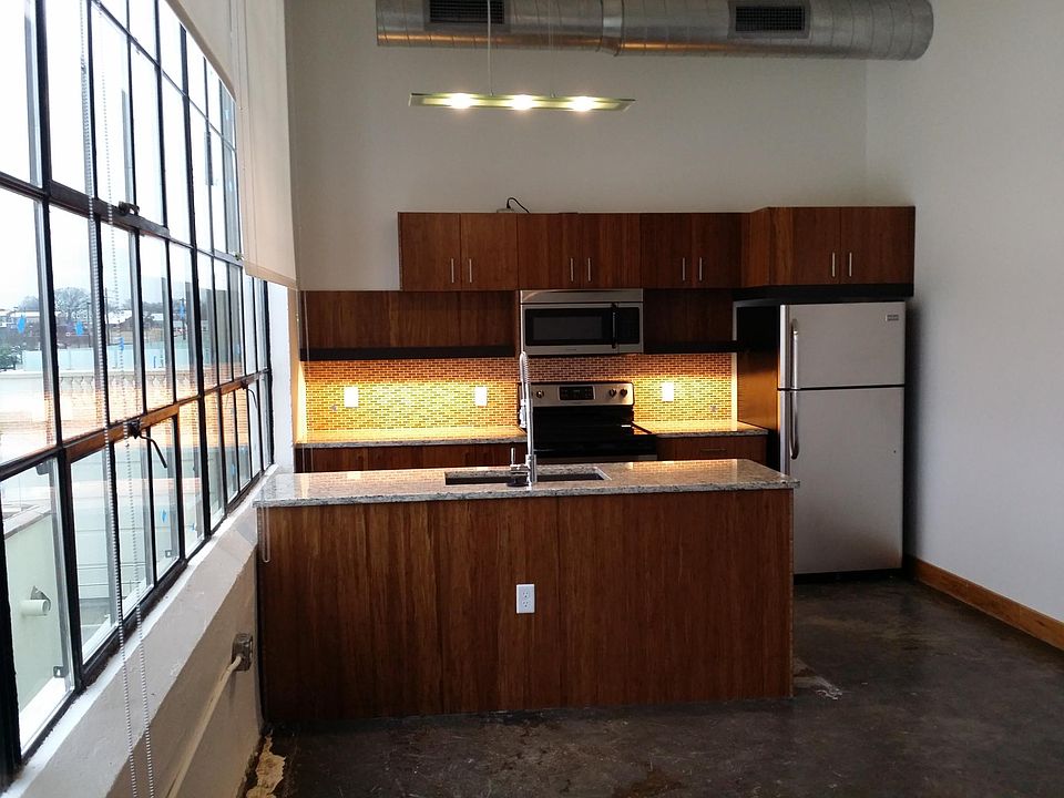 1st image of 900 Terminal Pl APT 218