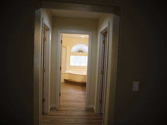 5th image of 1107 Shady Charmer Ave