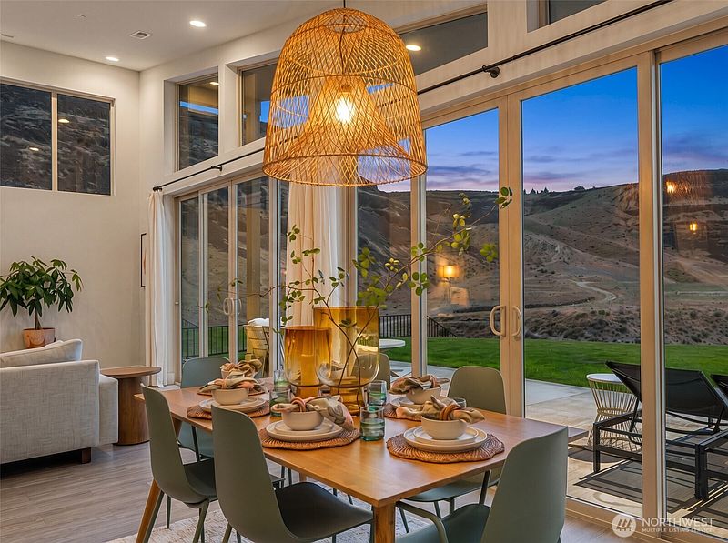 2nd image of 9779 Ridgeview Drive NW