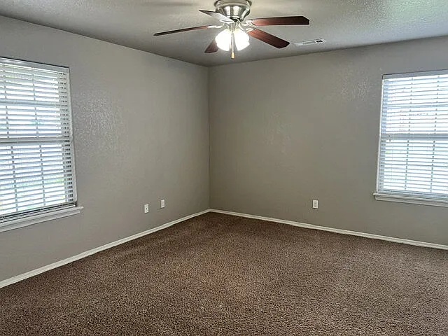 217 Regency Dr — Photo 8