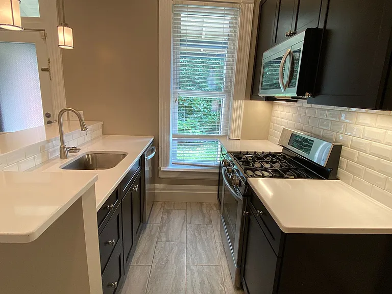W King Ave 101-101.5 MLR — Photo 2