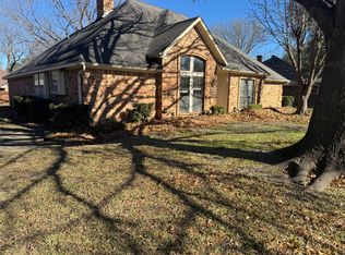 516 Wisterglen Dr, Desoto, TX 75115