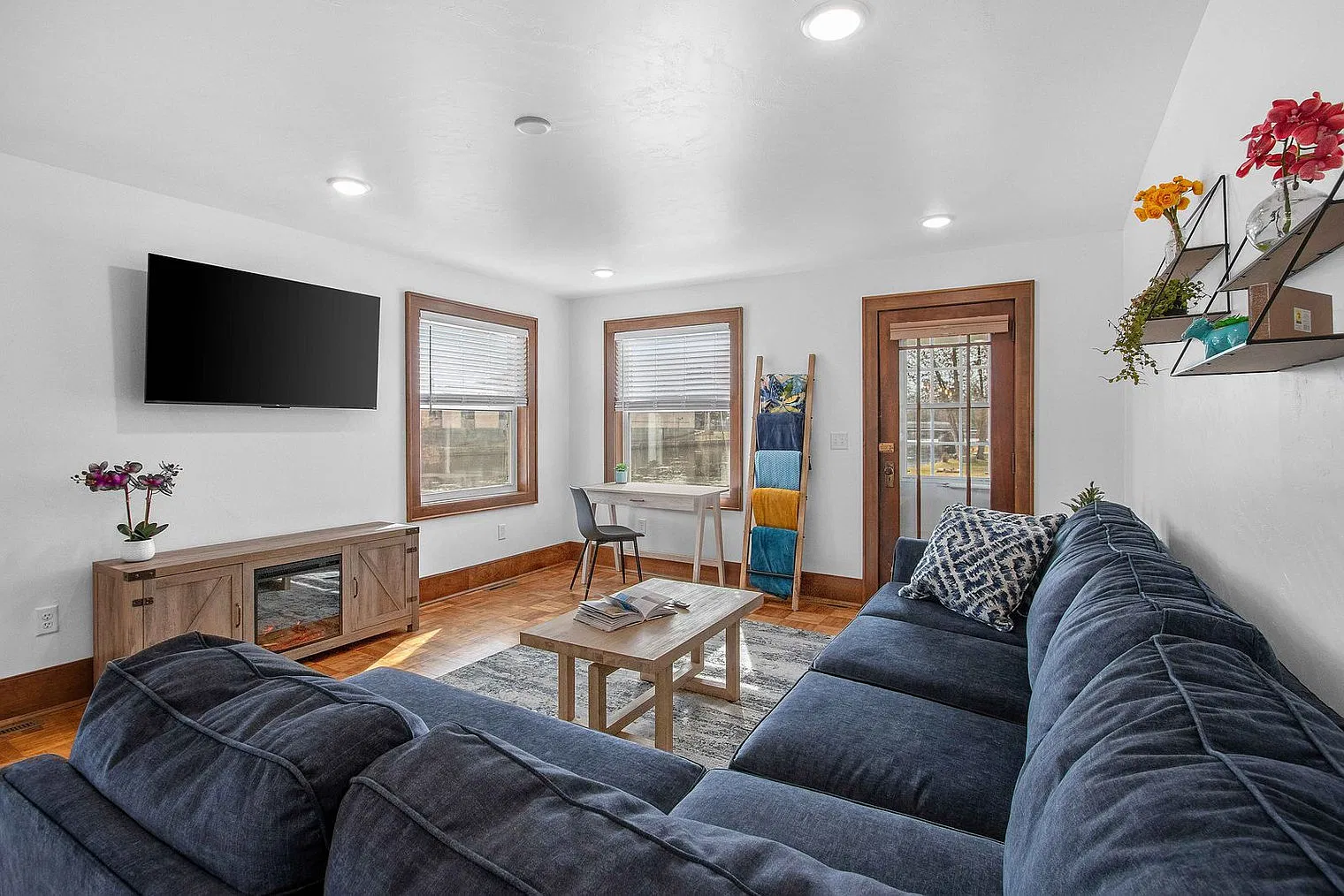 3 bed, 2.0 bath, 1991 sqft, $5,451 — Photo 1