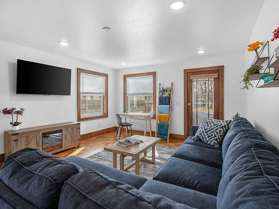 100 Turner Ave #2-ID1531280P