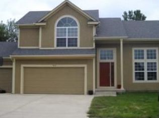915 Birchwood Dr, Raymore, MO 64083