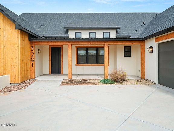 3rd image of 3291 Colina Ct