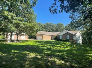 216 Dogwood Blossom Dr, Sullivan, MO 63080