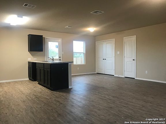 3rd image of 7207 Hazel Cir