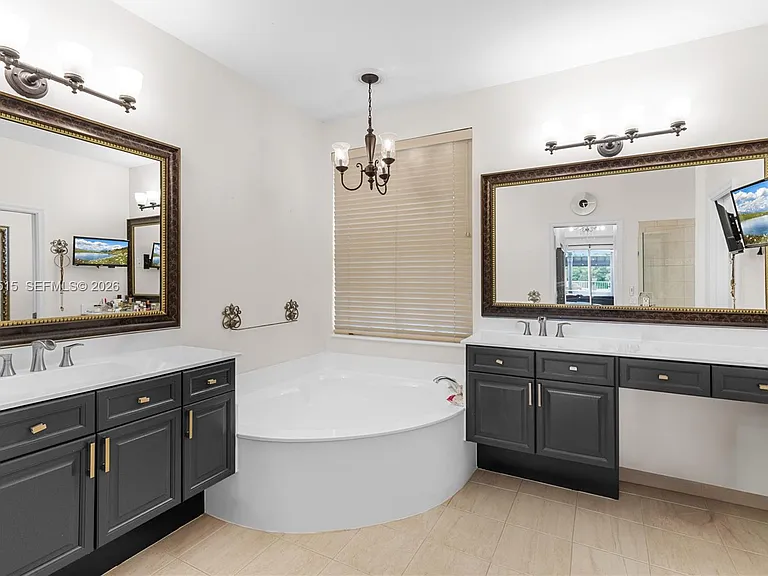 1714 Victoria Pointe Cir — Photo 21
