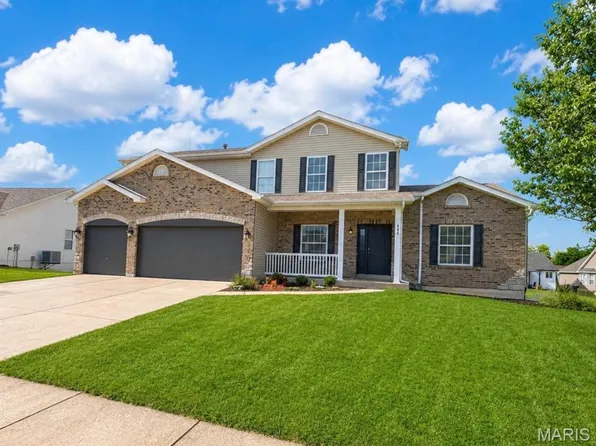 805 Mule Creek Dr, Wentzville, MO 63385