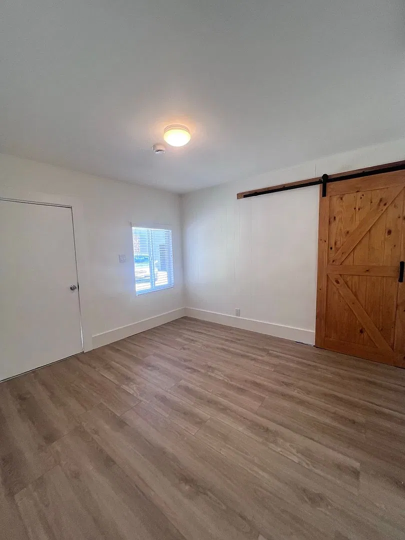 1418-1424 Isabel Street — Photo 2