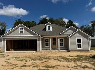 327 Barry Field Cir, Hahira, GA 31632