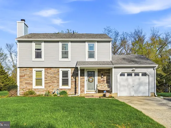 10 Carlyle Dr, Wrightstown, NJ 08562