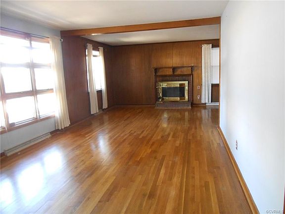 2nd image of 7987 Kenmore Dr