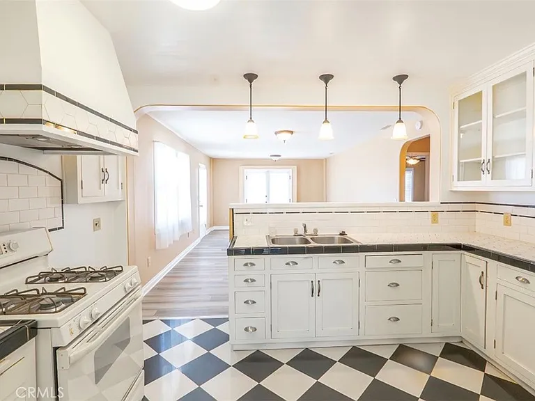 1188 Witt St — Photo 10