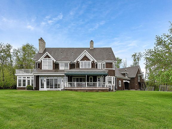 3rd image of 400 Potters Ln