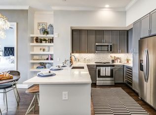 490 E Paces Ferry Rd NE #817, Atlanta, GA 30305