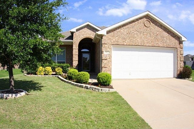 1st image of 917 Hunter Ln