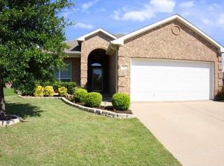 917 Hunter Ln, Burleson, TX 76028