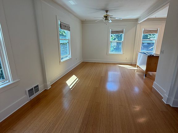 3rd image of 563 N Simpson St #563