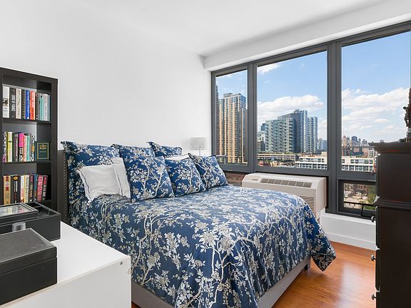 3rd image of 5-49 Borden Ave #12H