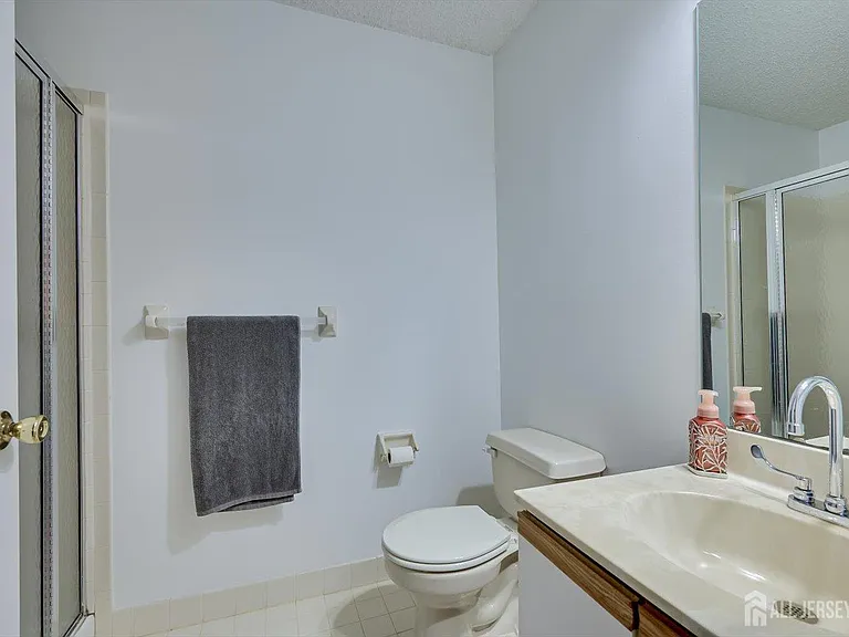 150 Prestwick Way — Photo 21
