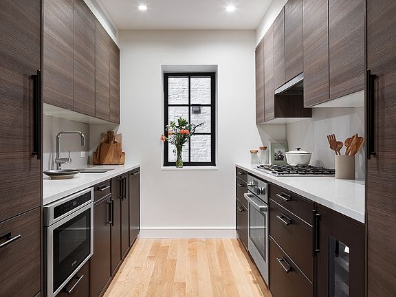 4th image of 245 E 78th St #5D
