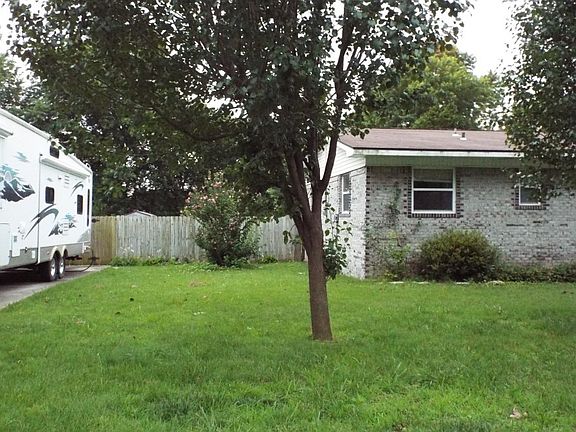 3rd image of 2104 SE 15th St