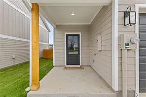 4 bed, 4.5 bath, 1951 sqft, $3,300 — Photo 2