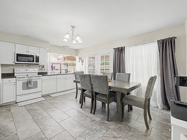 8932 N 56th Dr — Photo 11