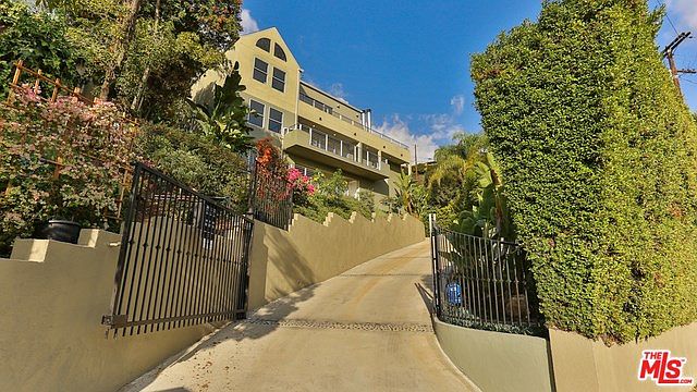 1st image of 2760 La Cuesta Dr