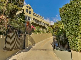2760 La Cuesta Dr, Los Angeles, CA 90046