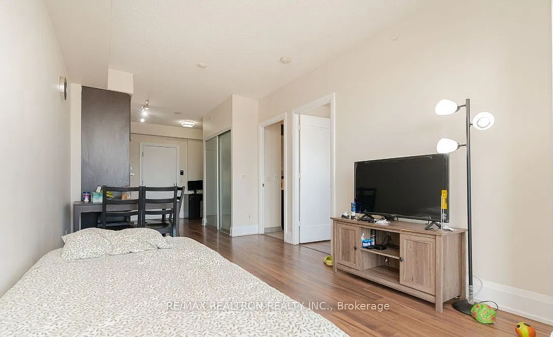 2 bed, $2,300 — Photo 4