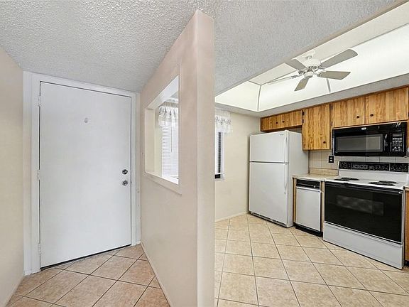 5th image of 172 Lakeview Way #172