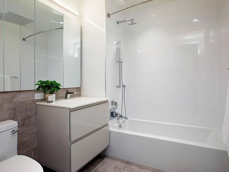 22 Chapel St #12H — Photo 4