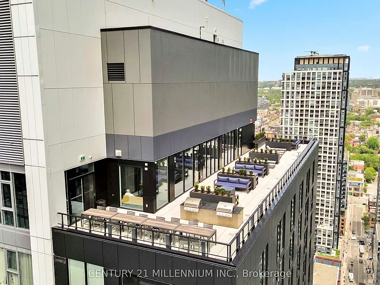 357 King St W #905 — Photo 21