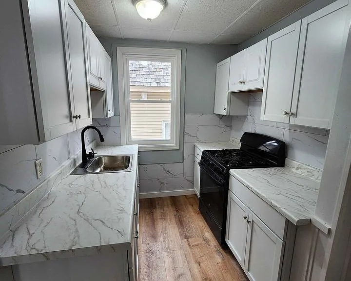540 Hall St #2 — Photo 3