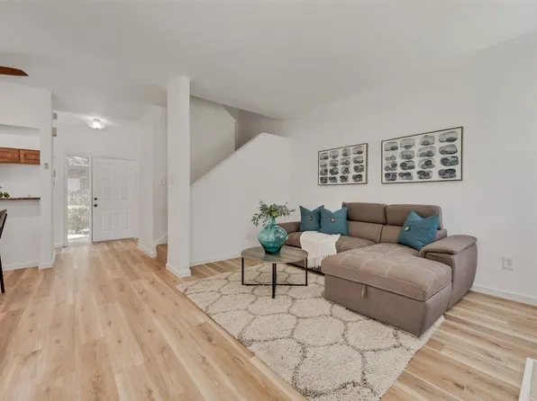 4067 Beltway Dr APT 101, Addison, TX 75001