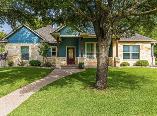1407 N Davis St, West, TX 76691