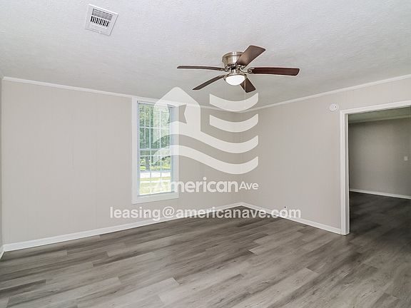 804275_002_wm_-_living_room_12932838.jpg