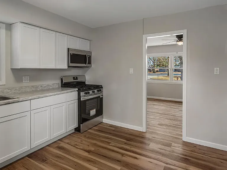 1902 Meadow Dr — Photo 24